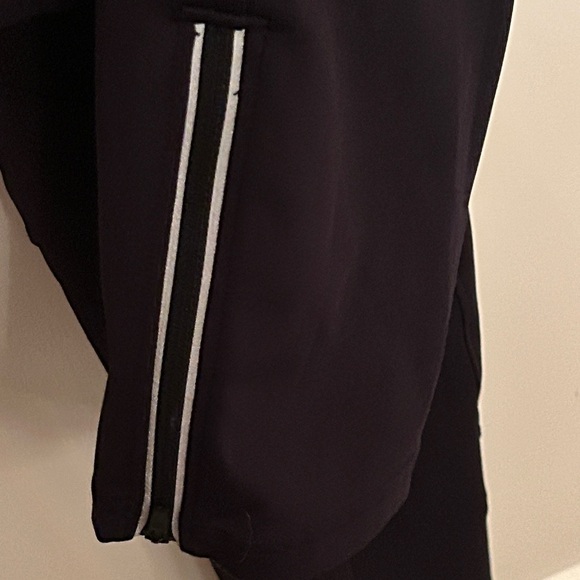 Under Armour Men's Black Joggers with Gray Accents - Picture 4 of 9